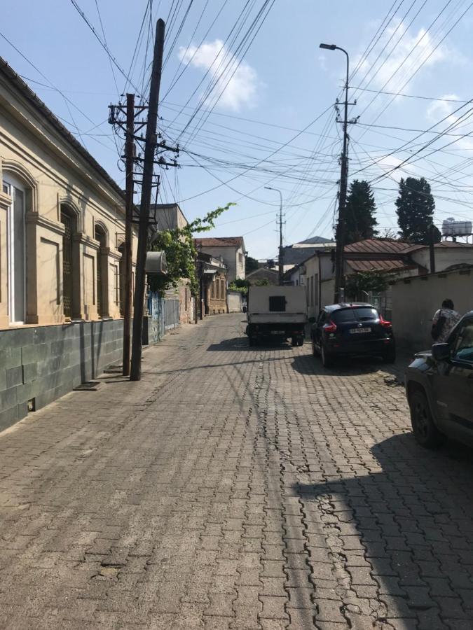 Центр Города Спокойная Улица Koetaisi Buitenkant foto